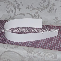 Plastic reinforcment for belt-scarf (fajin)