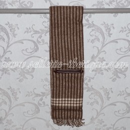 Manta estribera of wool...