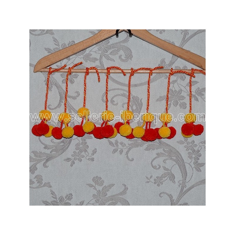 Atacrines woolen pompoms for horsehair Atacrines woolen pompoms for horsehair